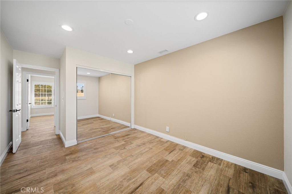 6113 Riverside