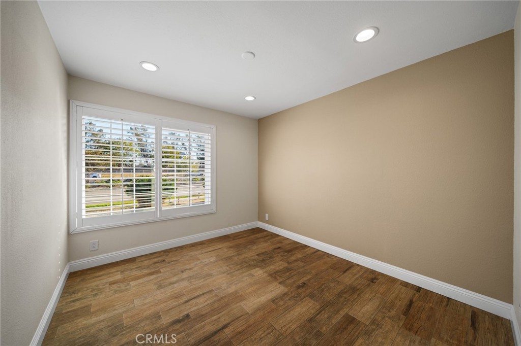 6113 Riverside