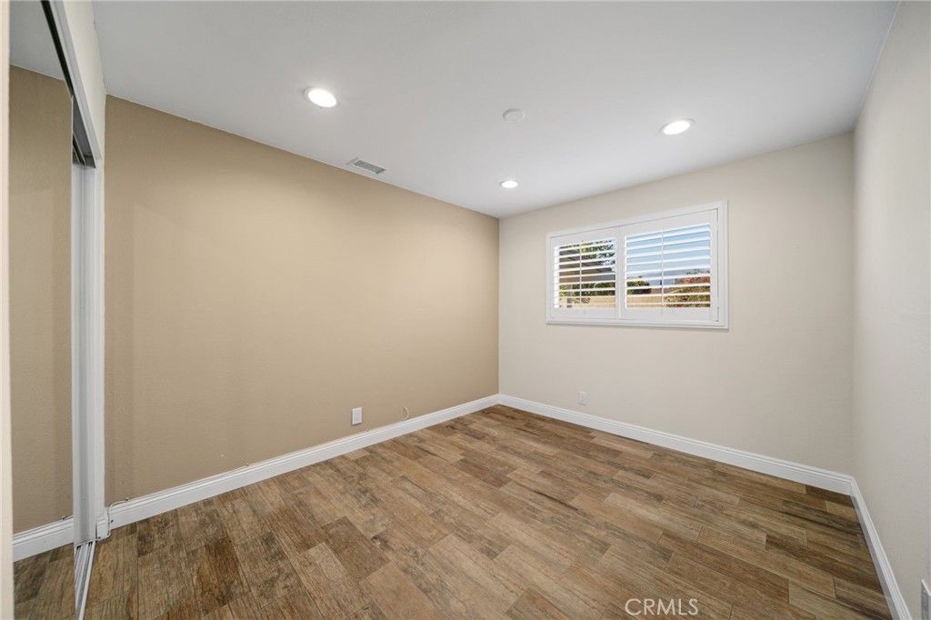 6113 Riverside