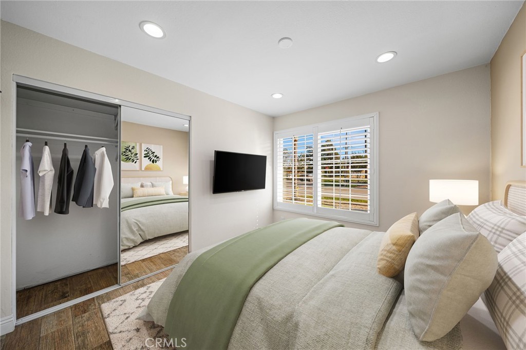 6113 Riverside