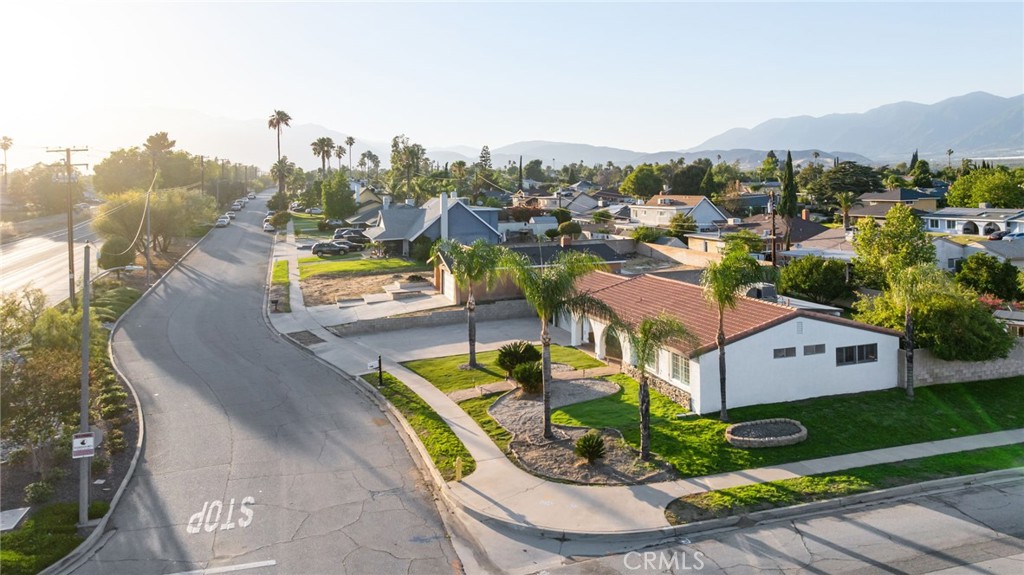 6113 Riverside