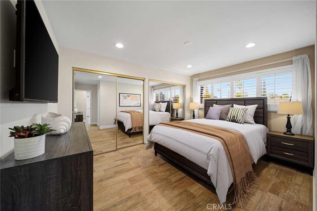 6113 Riverside