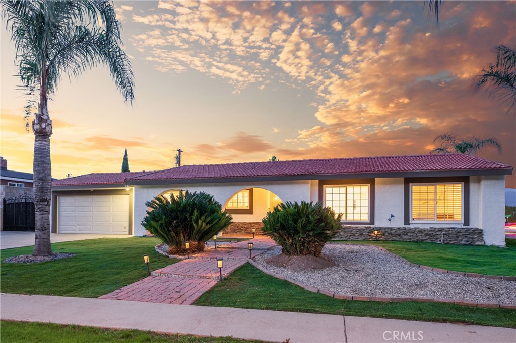 6113 Riverside