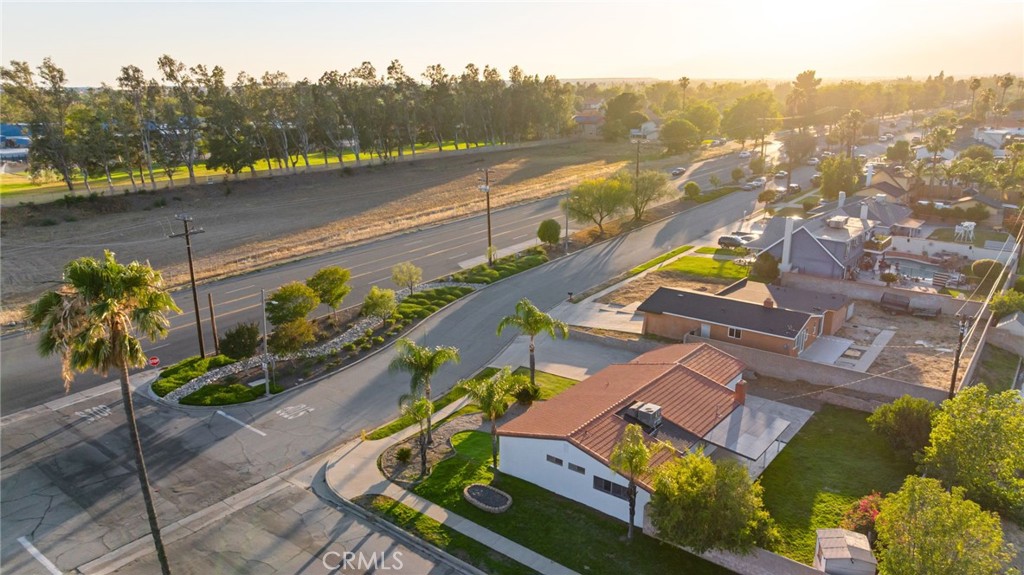 6113 Riverside