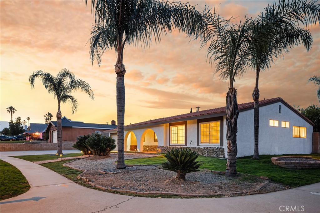 6113 Riverside