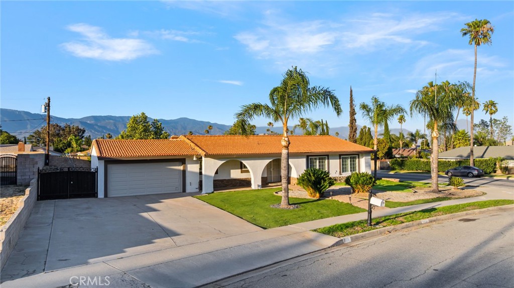 6113 Riverside