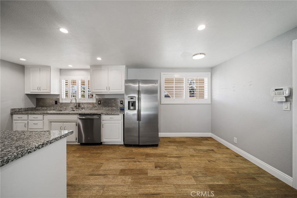 6113 Riverside