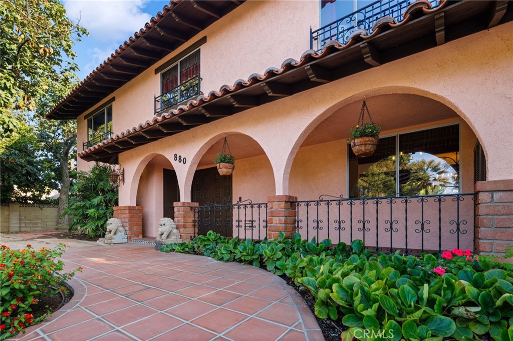 880 Encanto Street
