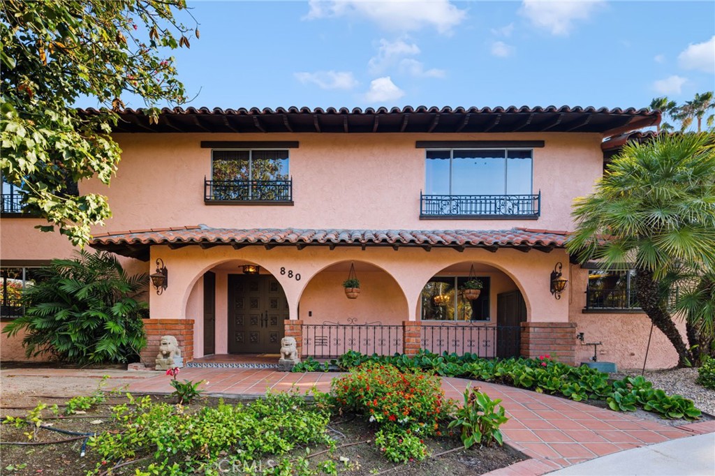 880 Encanto Street