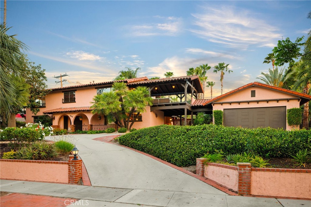 880 Encanto Street