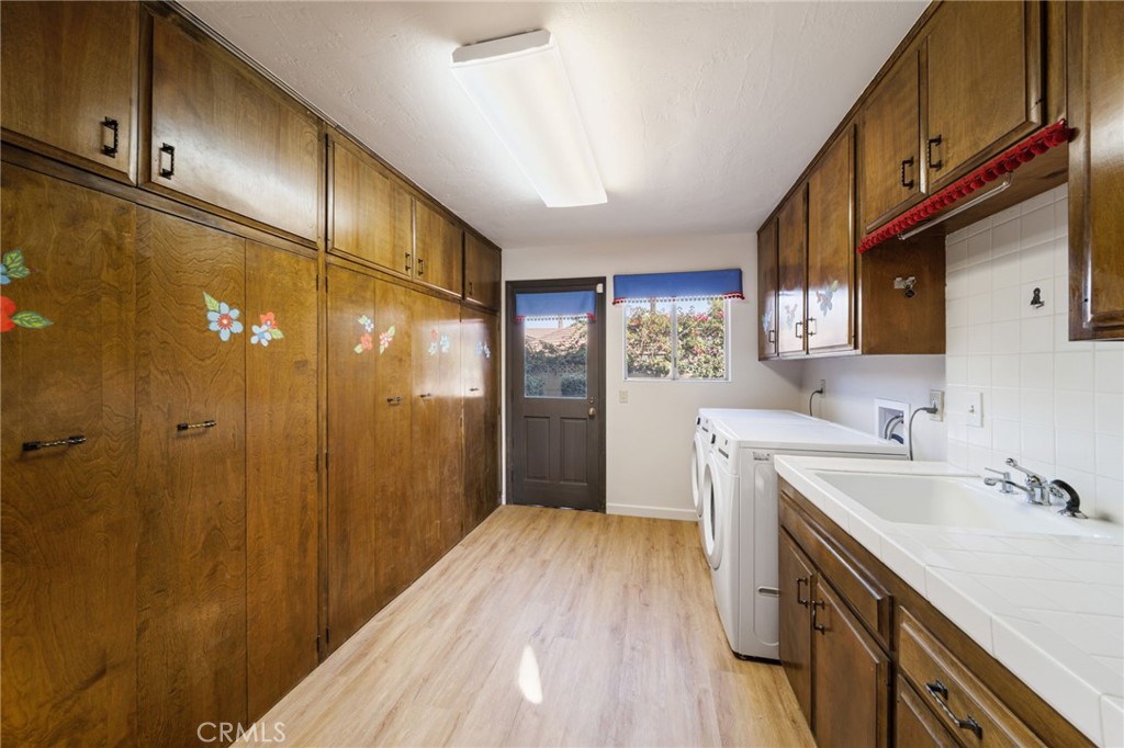 880 Encanto Street