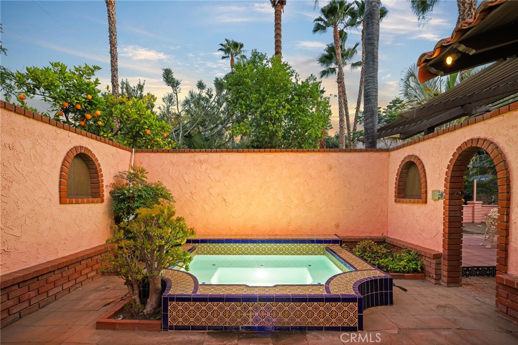 880 Encanto Street