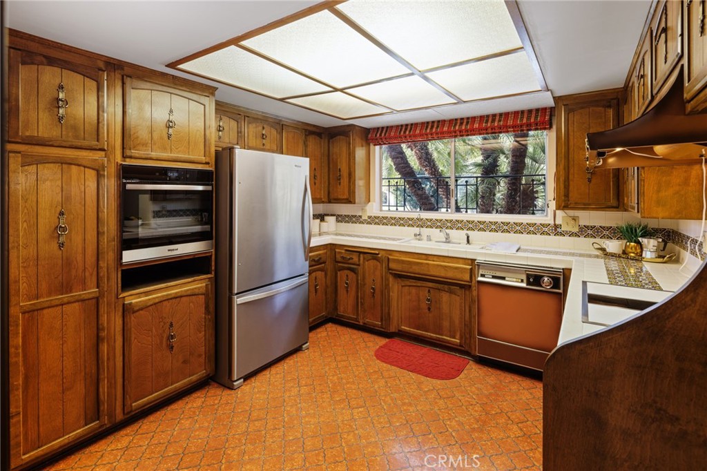 880 Encanto Street