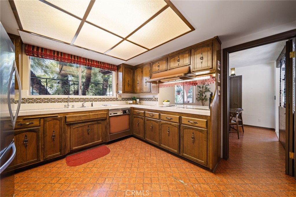 880 Encanto Street