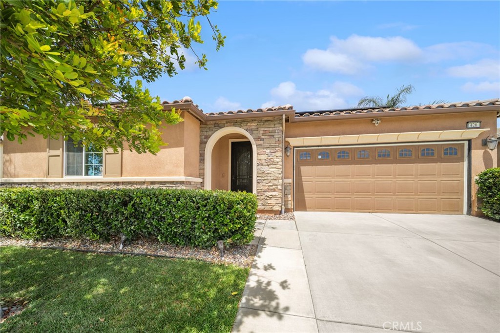 1420 Yarrow
