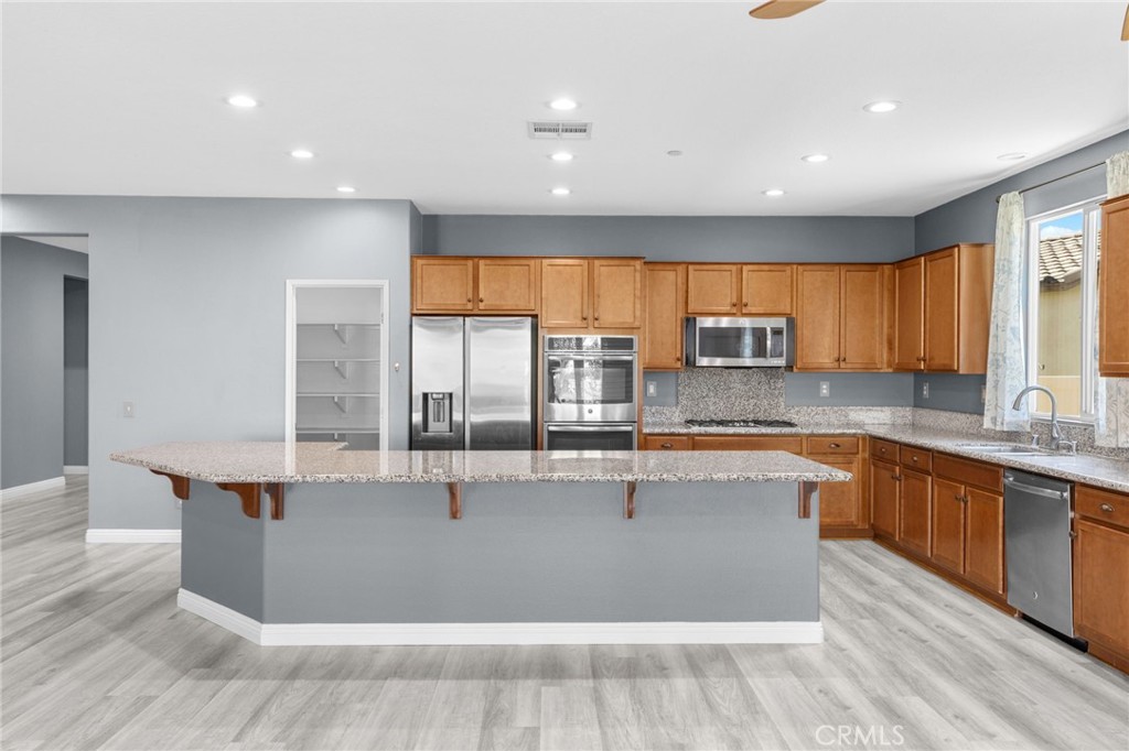 1420 Yarrow