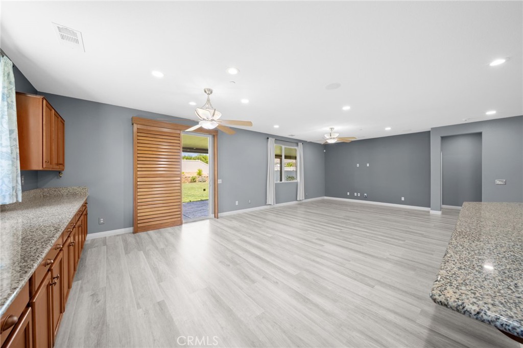 1420 Yarrow