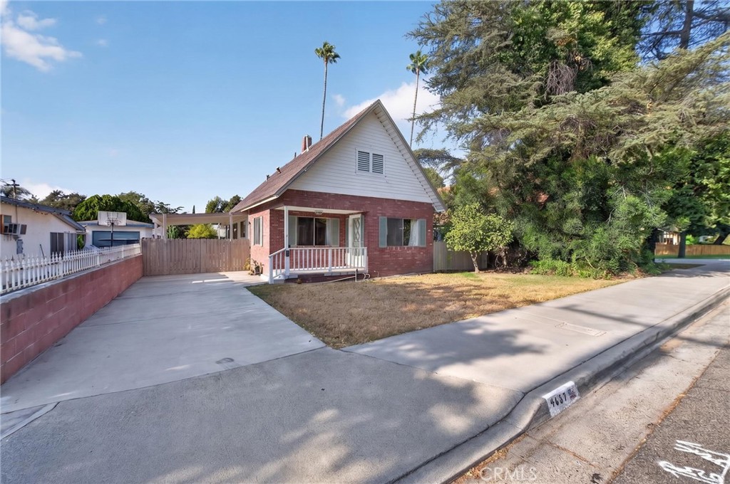 4637 Sierra Street