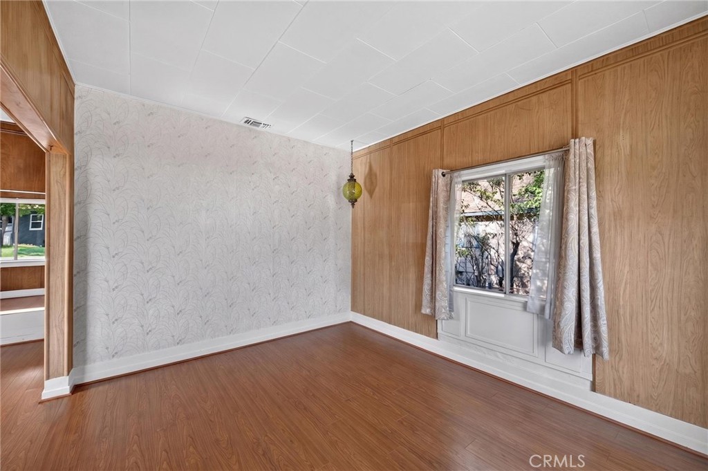 4637 Sierra Street