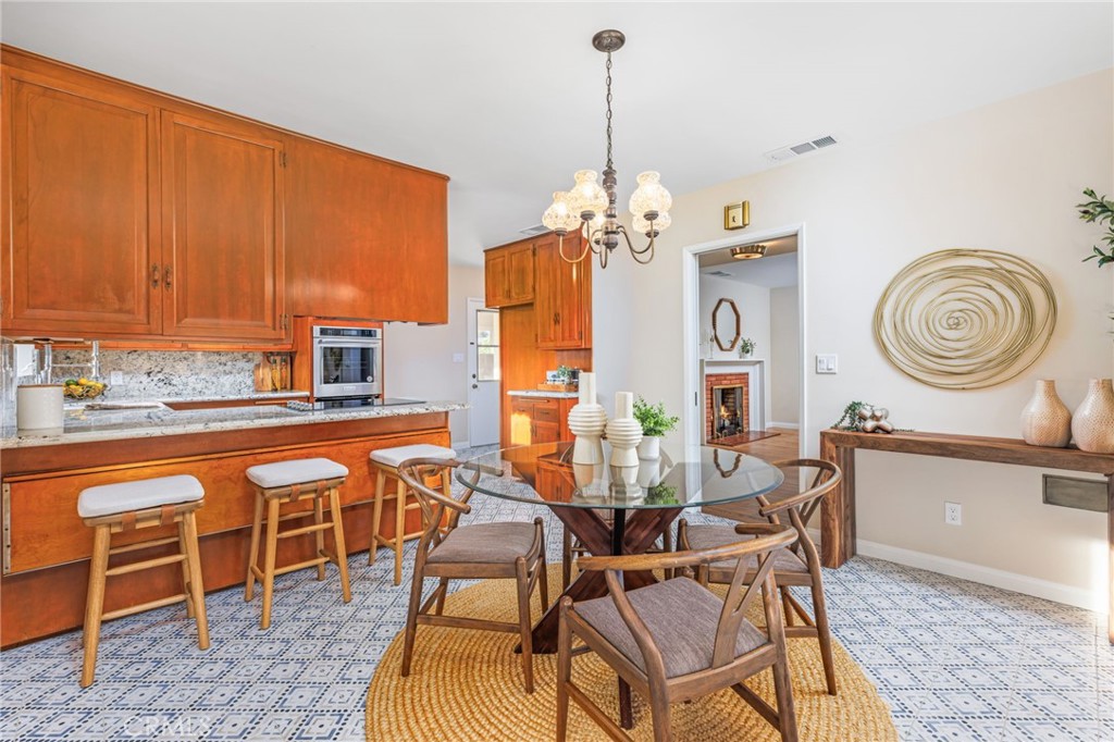 914 W 5th Street