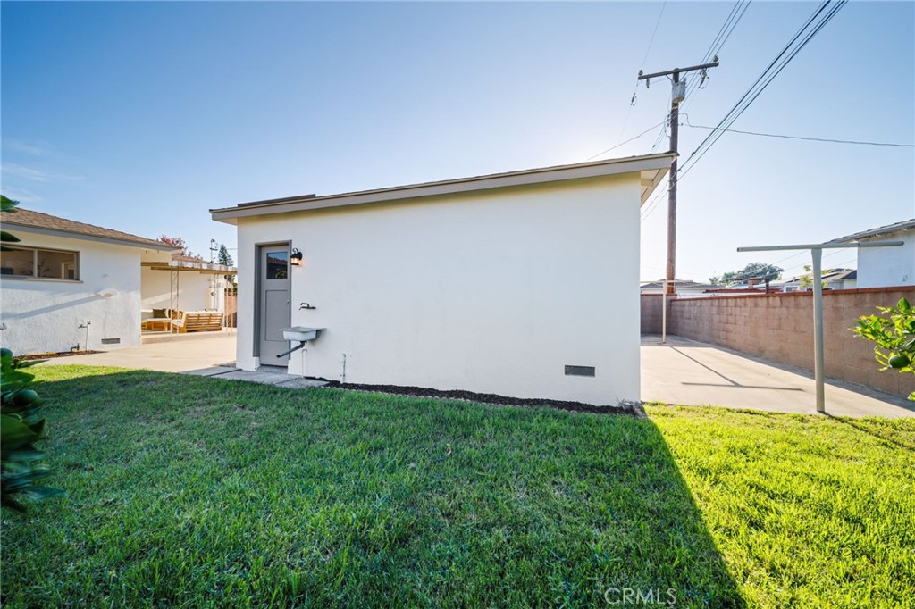 914 W 5th Street