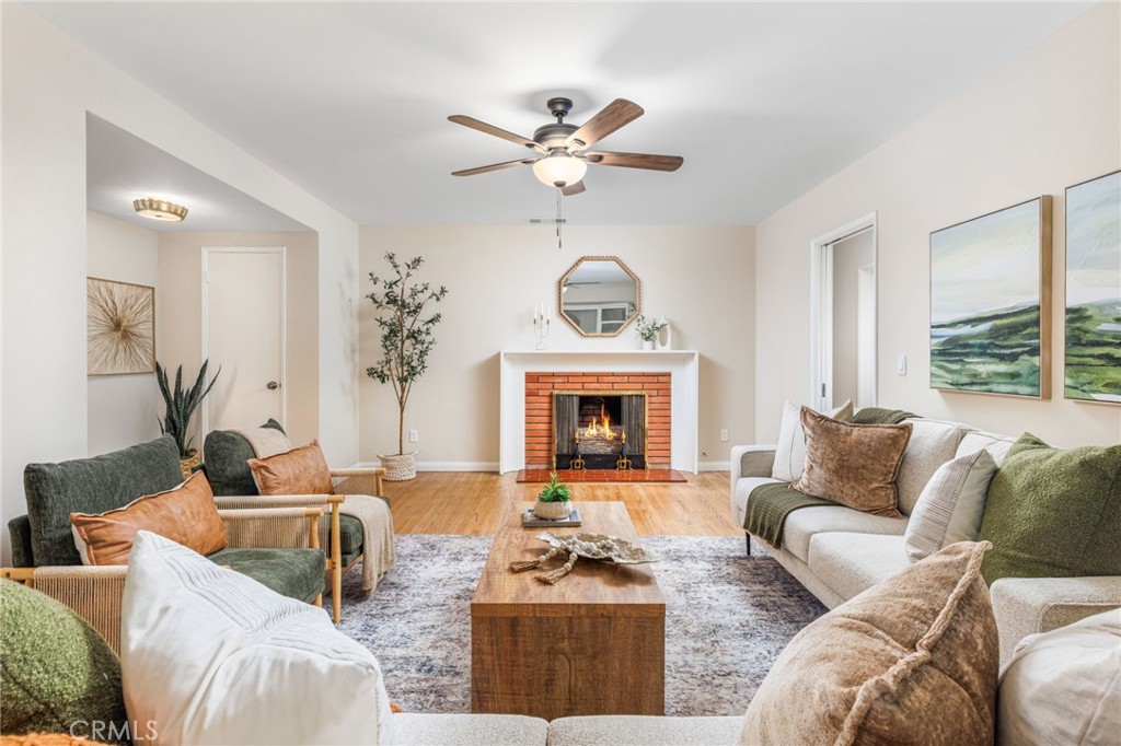 914 W 5th Street