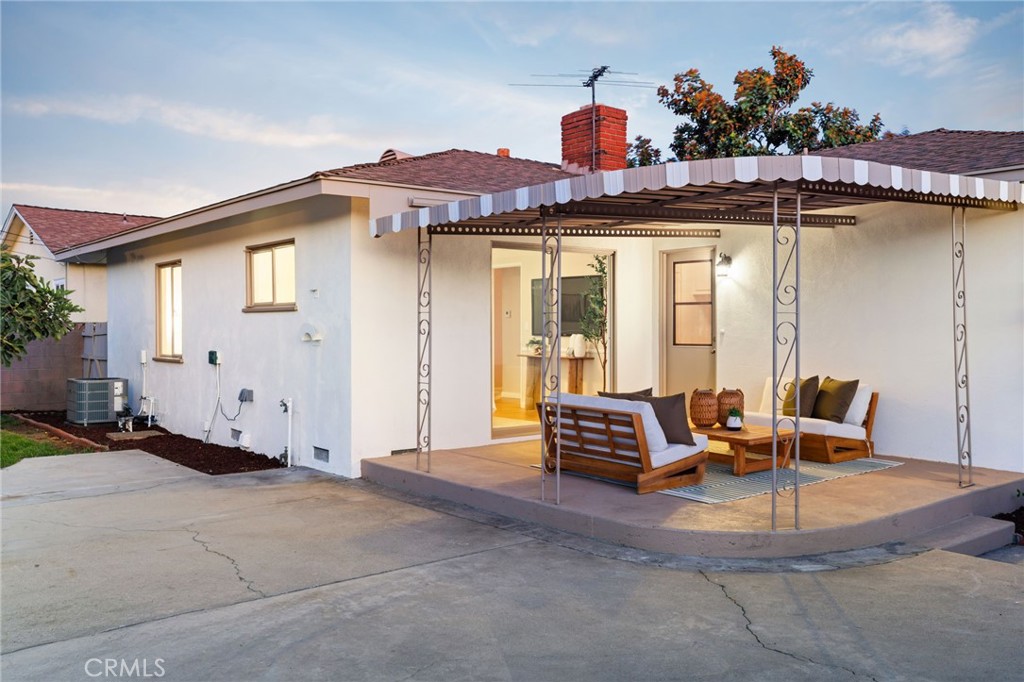 914 W 5th Street