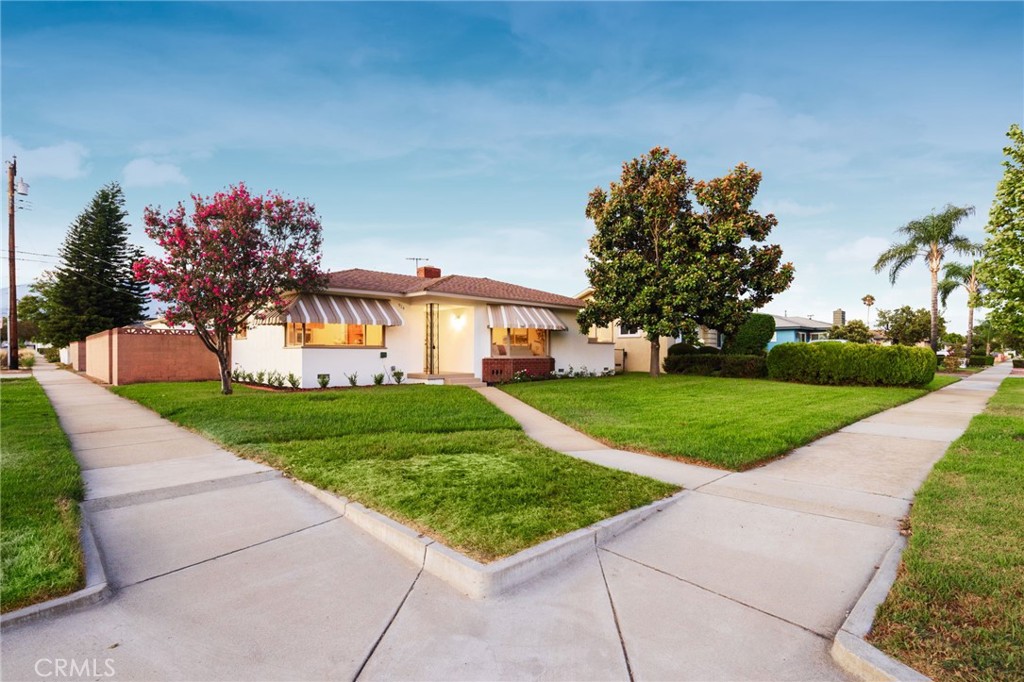 914 W 5th Street