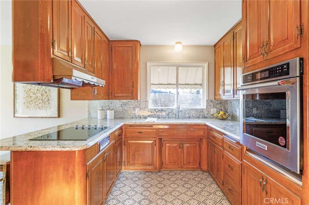 914 W 5th Street