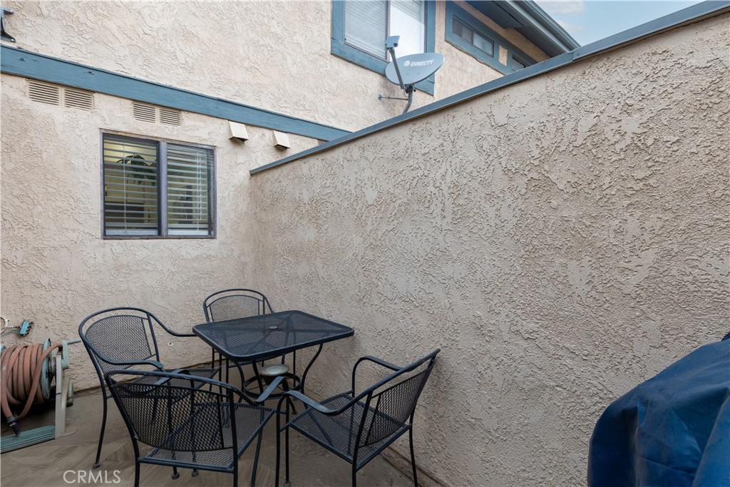 537 W 9th Street