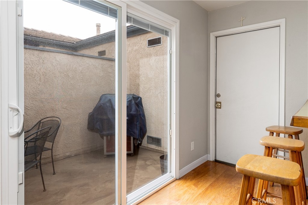 537 W 9th Street