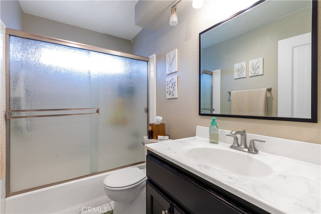 537 W 9th Street