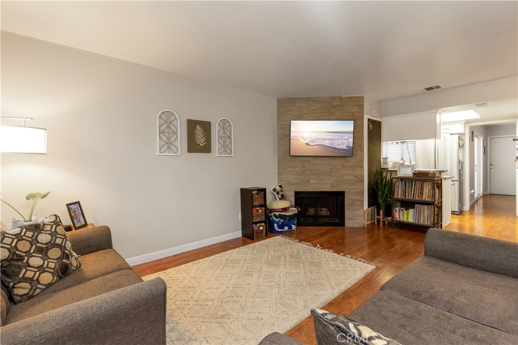 537 W 9th Street