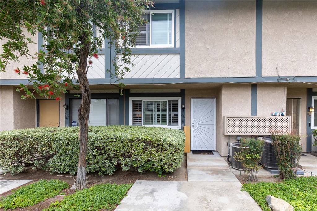 537 W 9th Street
