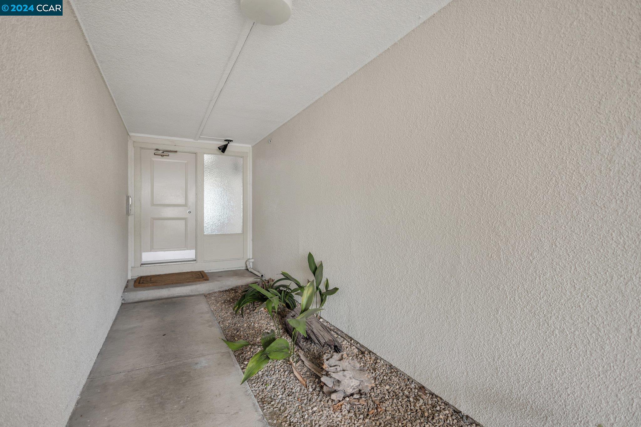 2374 Greendale Dr