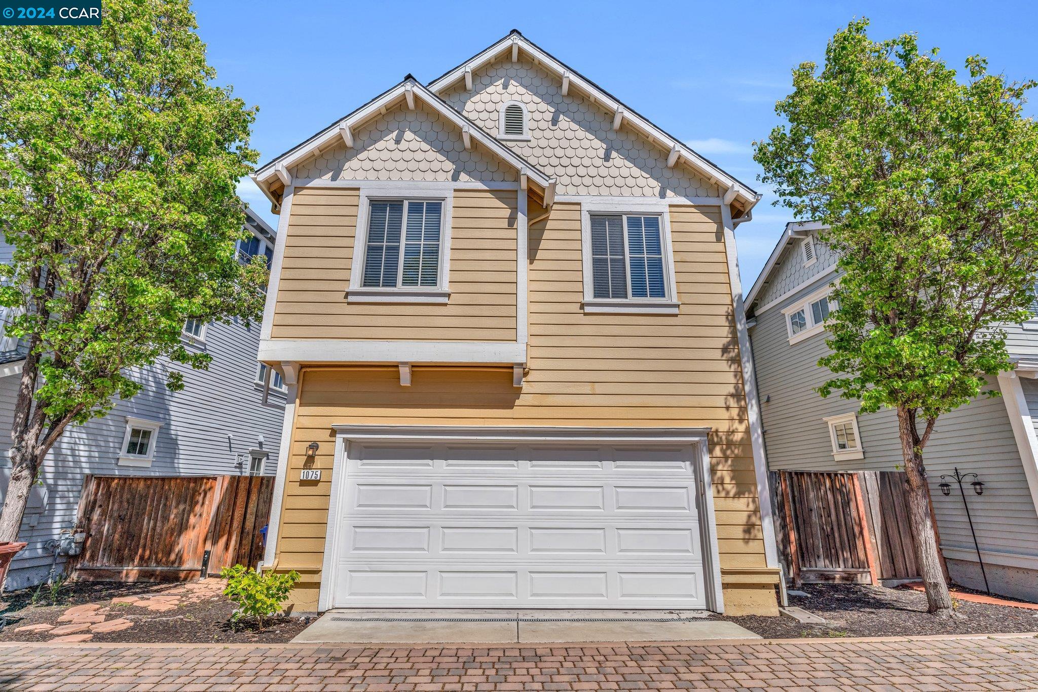 1075 Baywood Ln