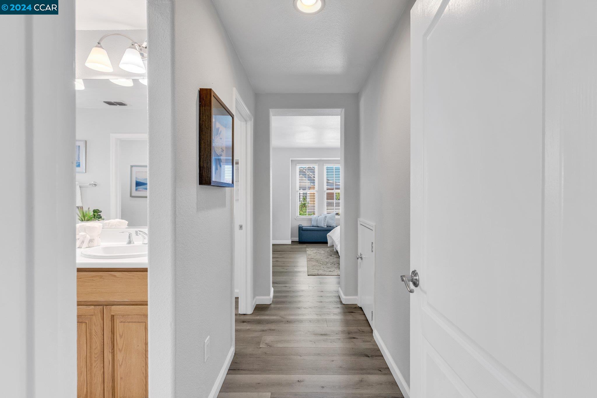 1075 Baywood Ln