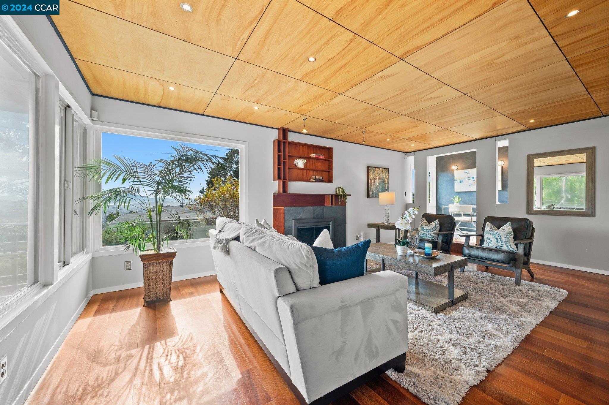 6545 Alta Vista Dr
