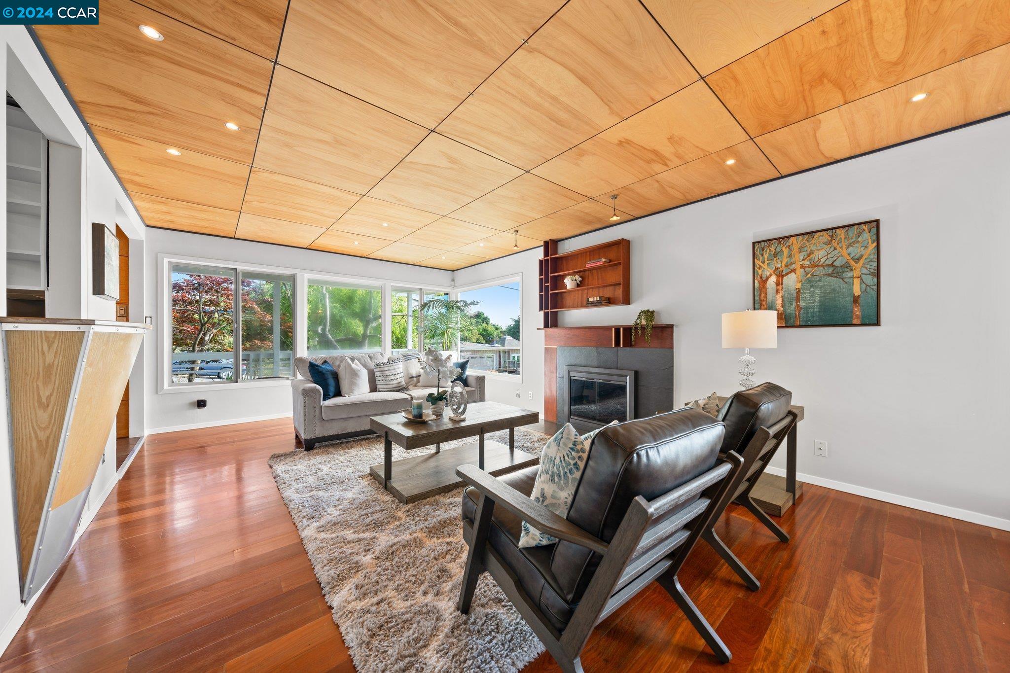 6545 Alta Vista Dr