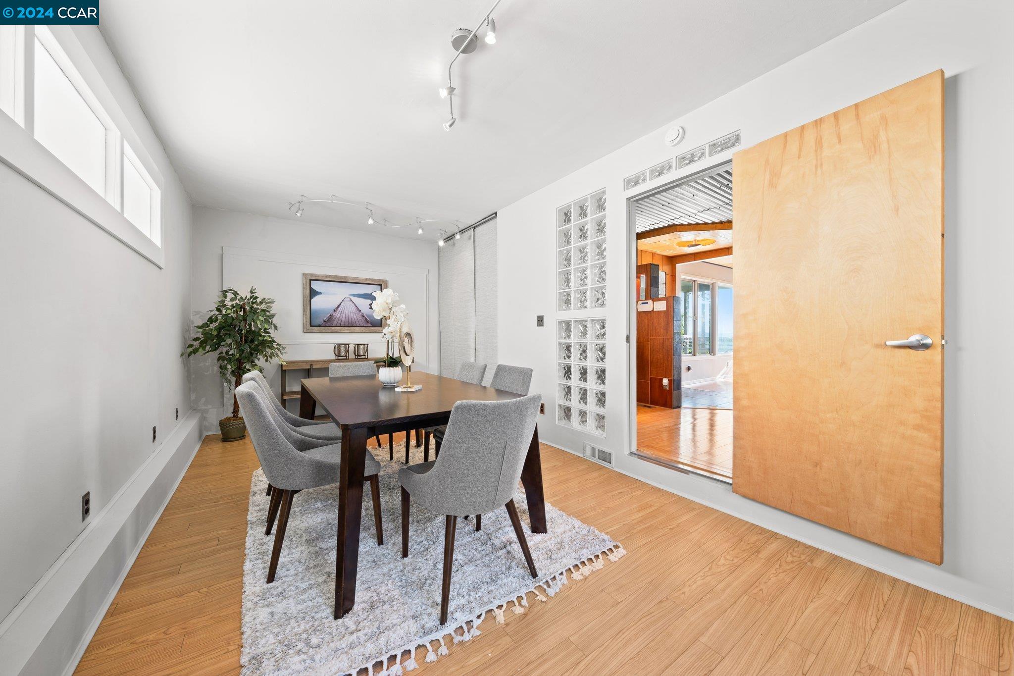 6545 Alta Vista Dr