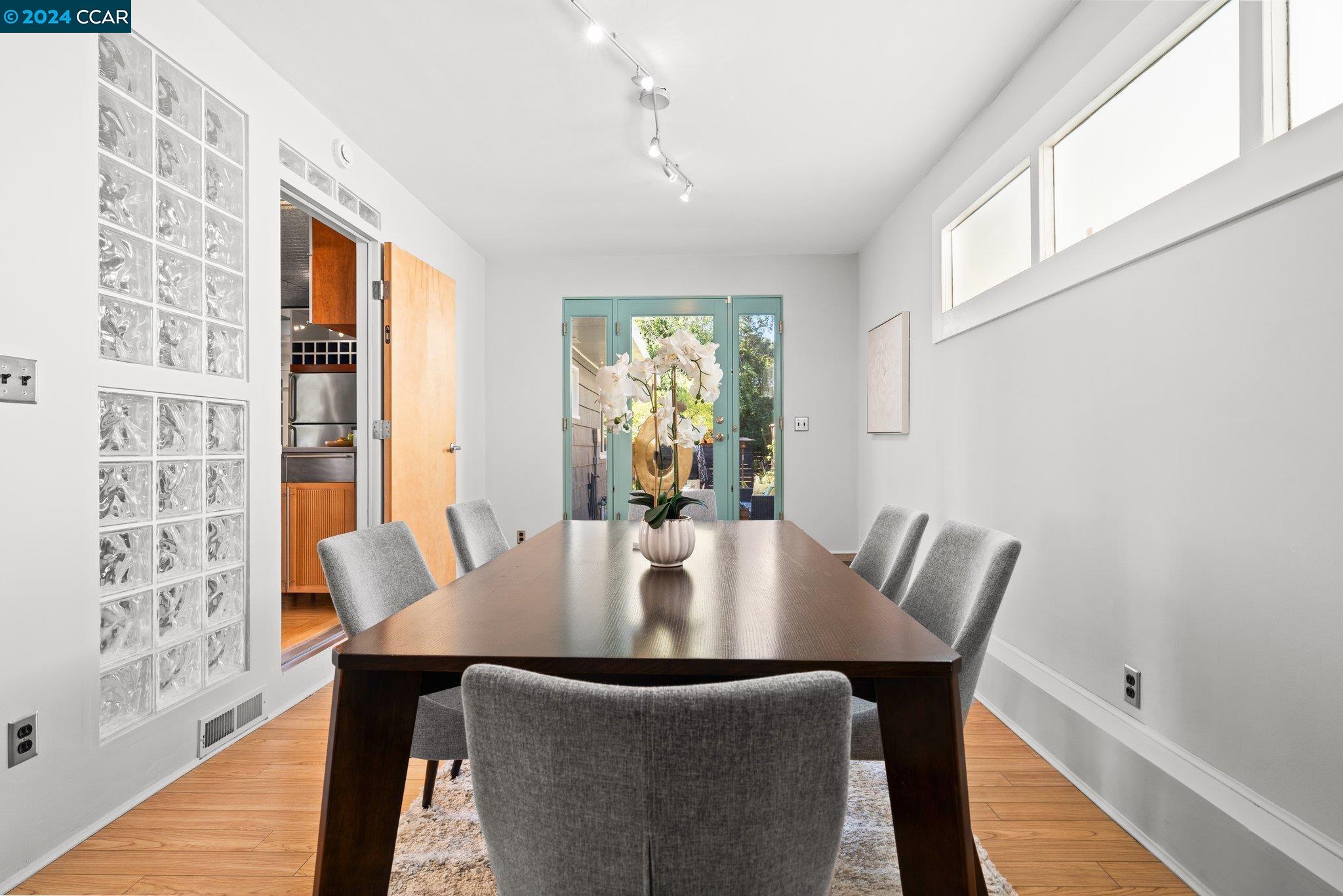 6545 Alta Vista Dr
