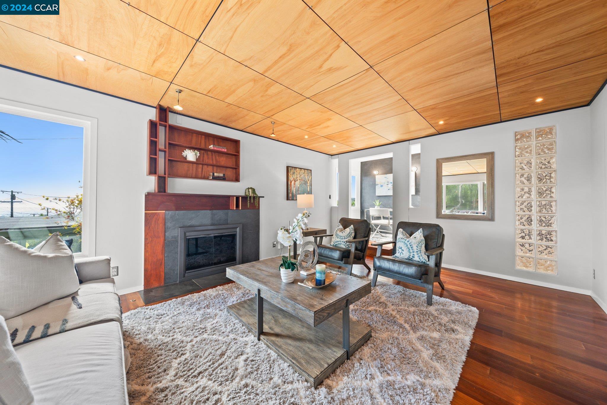 6545 Alta Vista Dr
