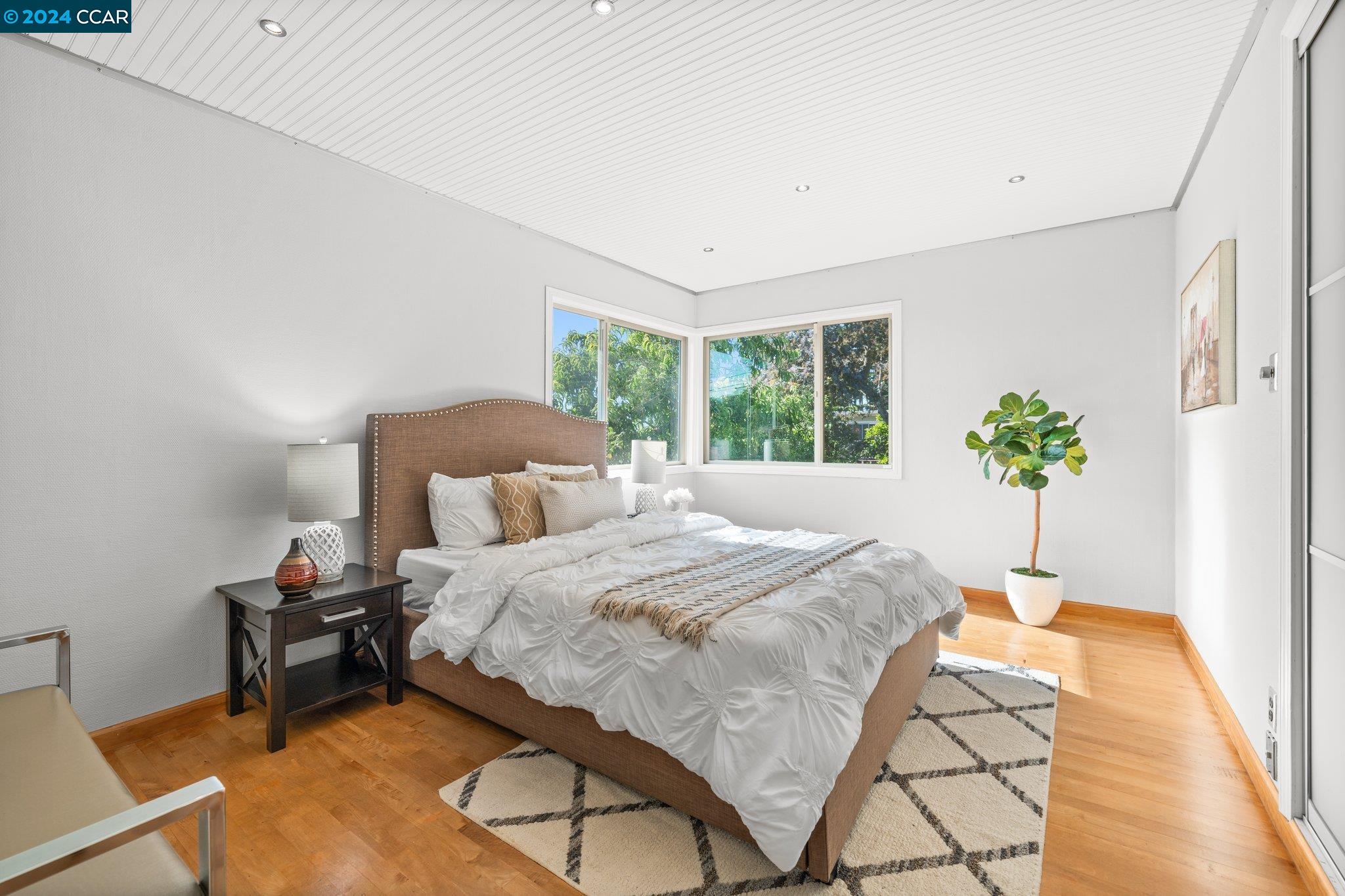 6545 Alta Vista Dr