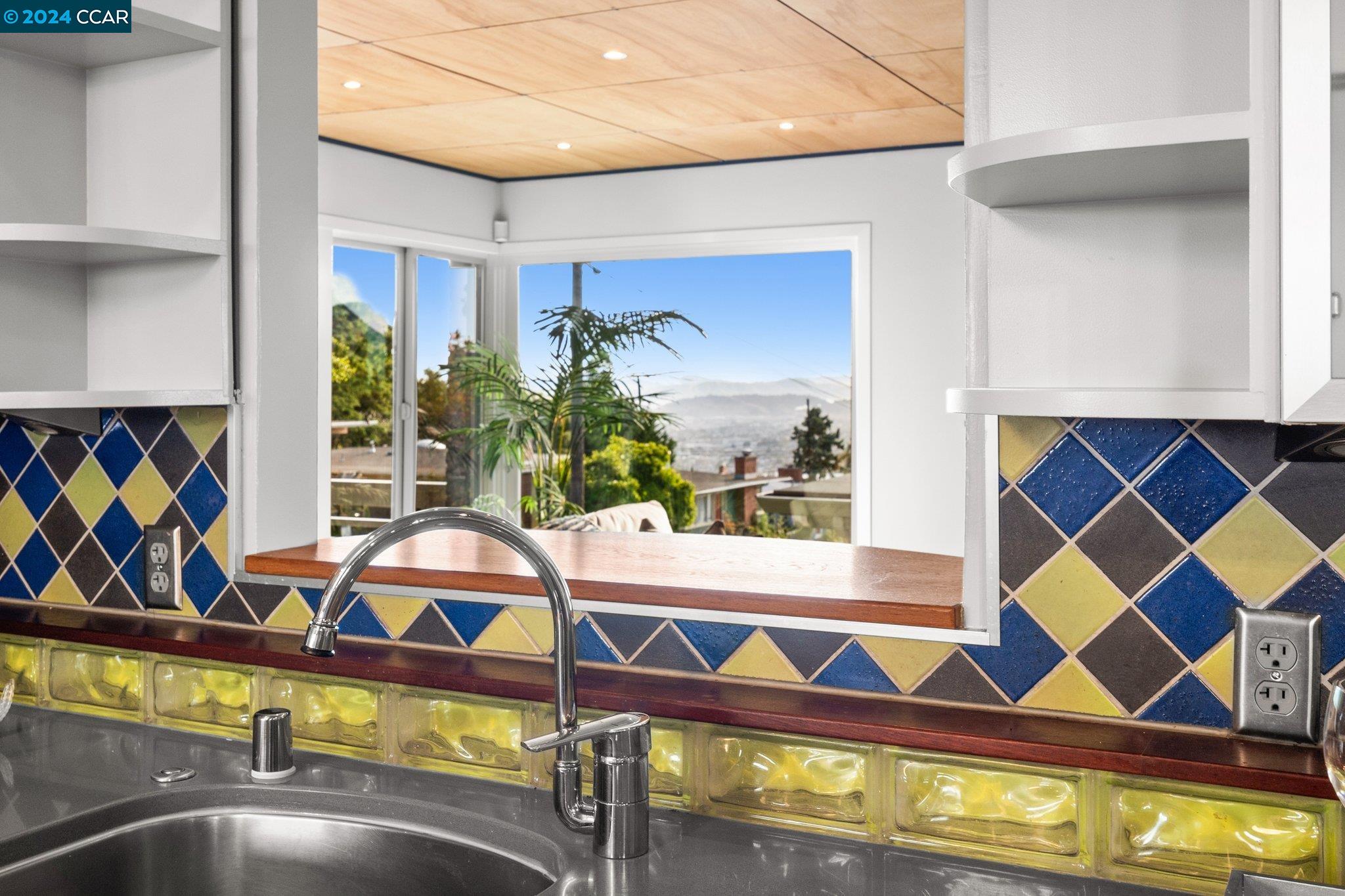 6545 Alta Vista Dr