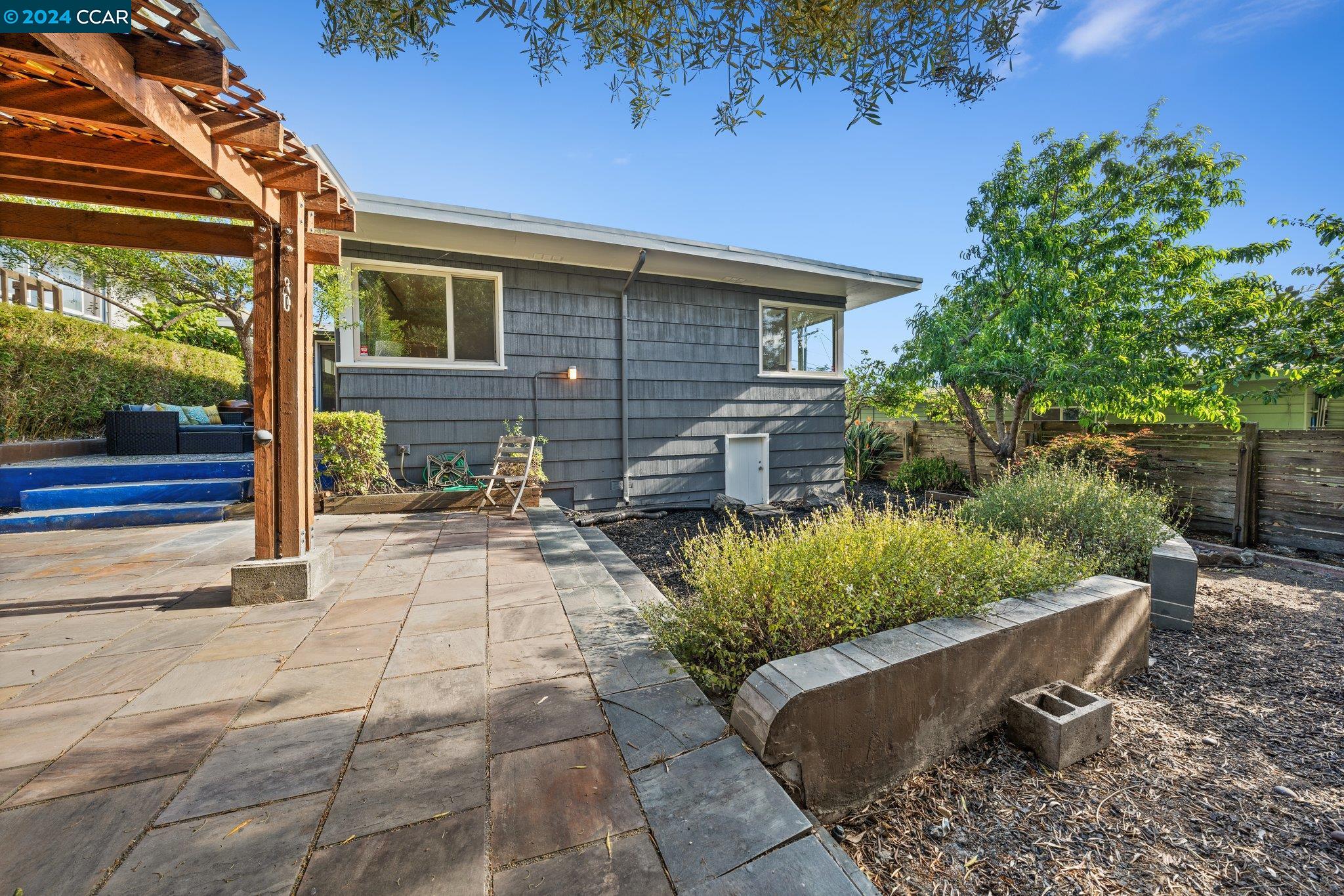 6545 Alta Vista Dr