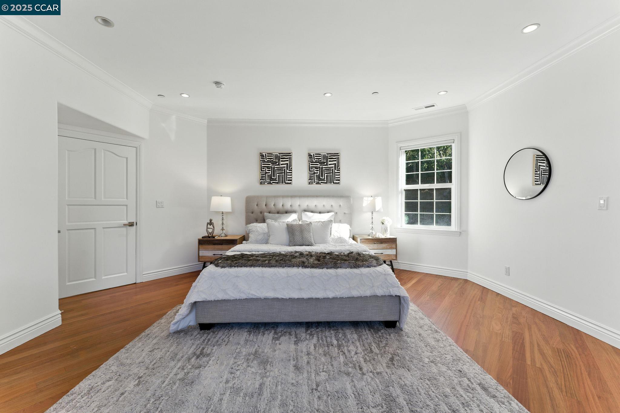 8 Millbrae Cir