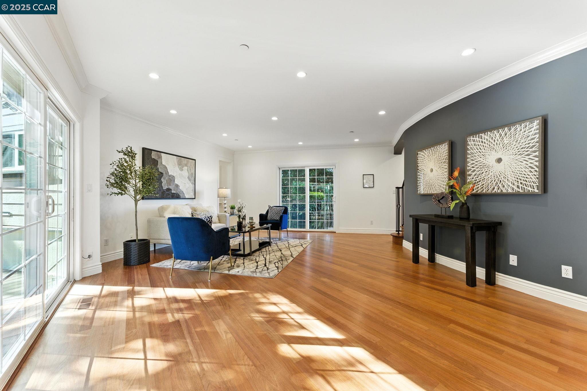 8 Millbrae Cir