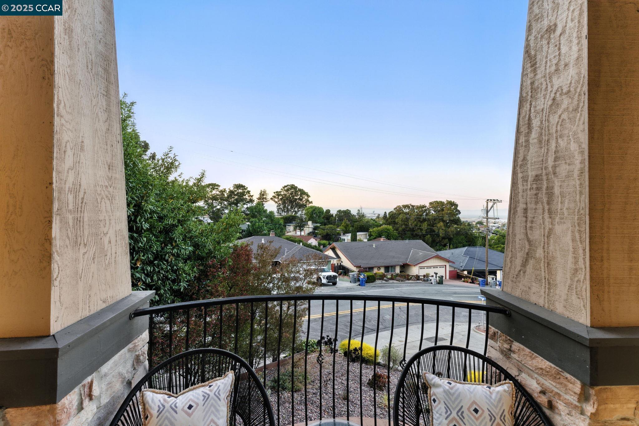 8 Millbrae Cir