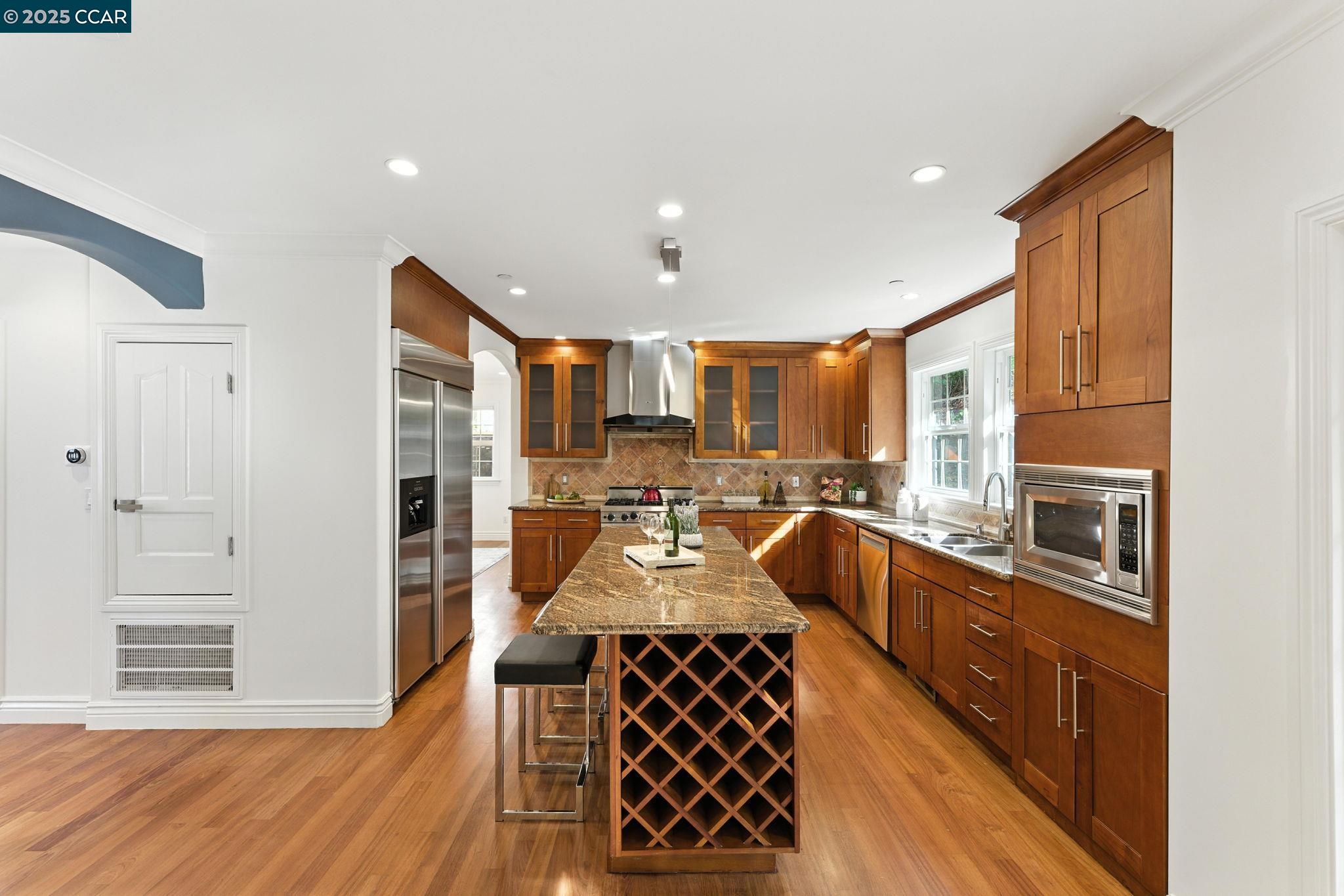 8 Millbrae Cir