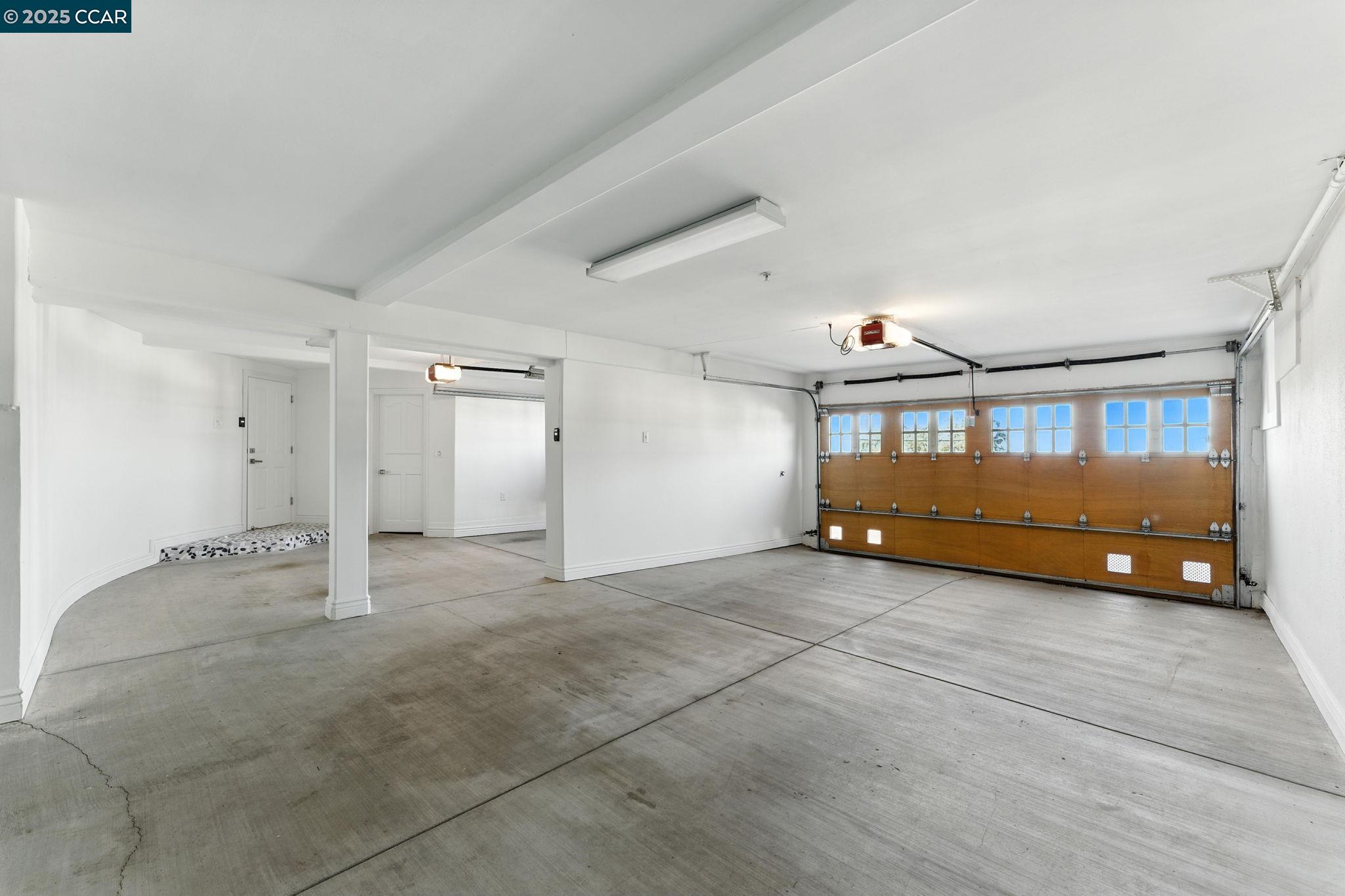 8 Millbrae Cir